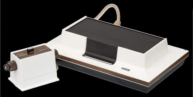 Magnavox Odyssey - первая в мире портативная игровая приставка. 1972 год