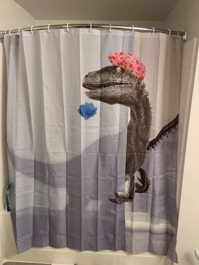 Динозавр в ванной