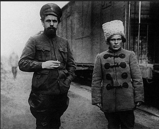 Павел Дыбенко и Нестор Махно, 1918 год