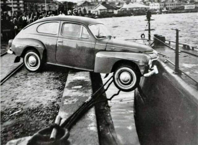 19 августа 1961 года в шведском городе Люсечиль произошло одно из сaмых маловероятных ДТП: столкновение автомобиля и подводной лодки.
