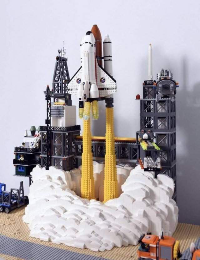 Шаттл из LEGO