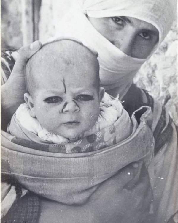 Защита младенца от злых духов, Турция, 1937 год
