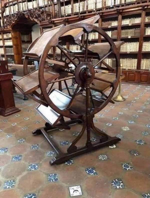 300-летний библиотечный инструмент