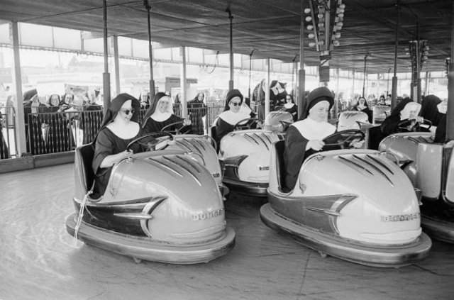 Монахини в парке аттракционов, 1962 год, США, Иллинойс