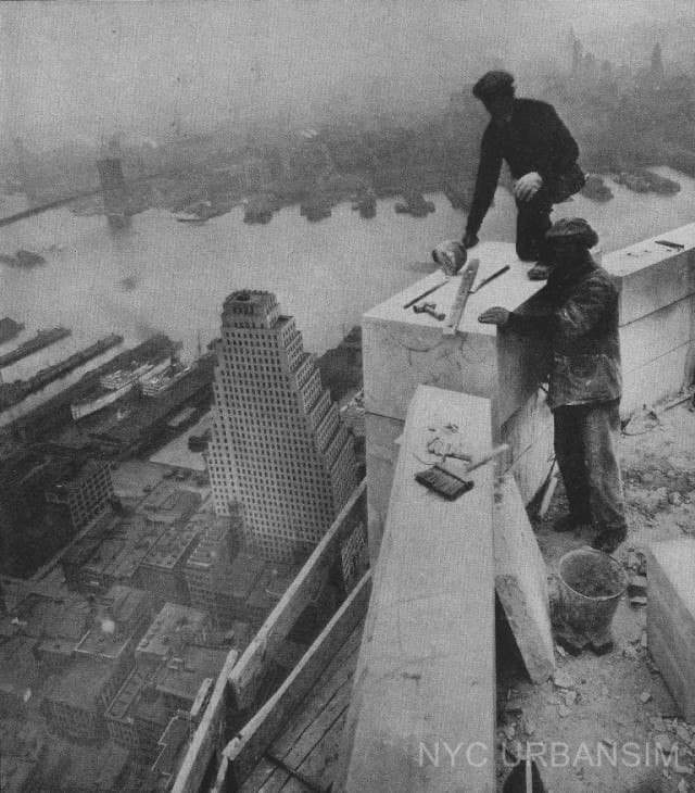 Рабочие на небоскребе; Нью-Йорк, 1931 год