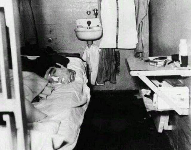 Манекен головы, который использовал Джон Англин для побега из тюрьмы Алькатрас, США, 1962г.