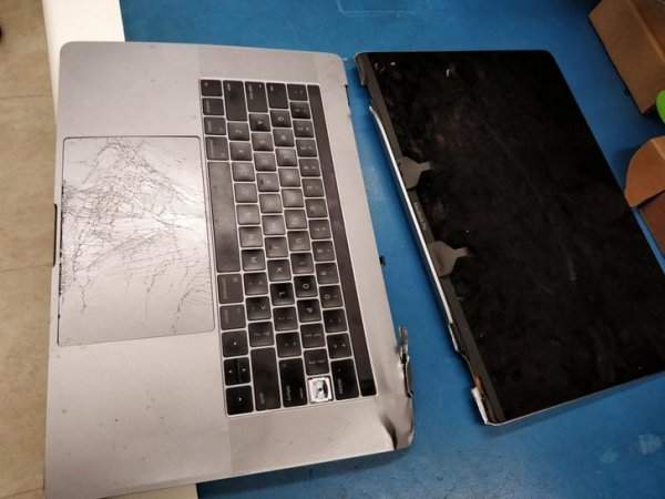 Клиент сказал, что ноутбук нечаянно упал