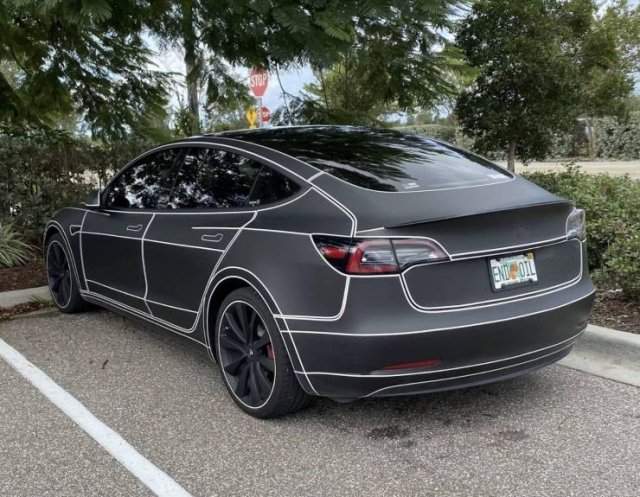 Необычный расwdtnrf электромобиля Tesla