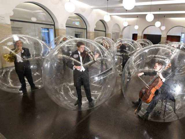 Концерт в пузырях