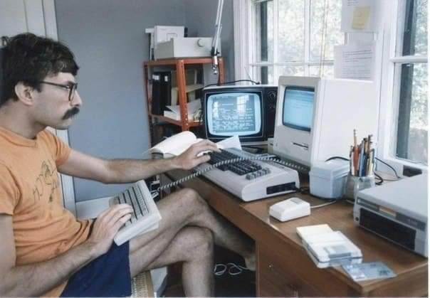 Любитель компьютеров в 80-х