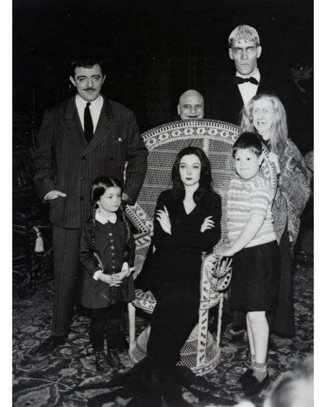 Актеры &quot;Семейки Адамс&quot; в 1964 году.