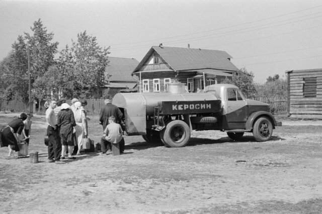 Керосин на розлив. Московская область, Долгопрудный. 1963