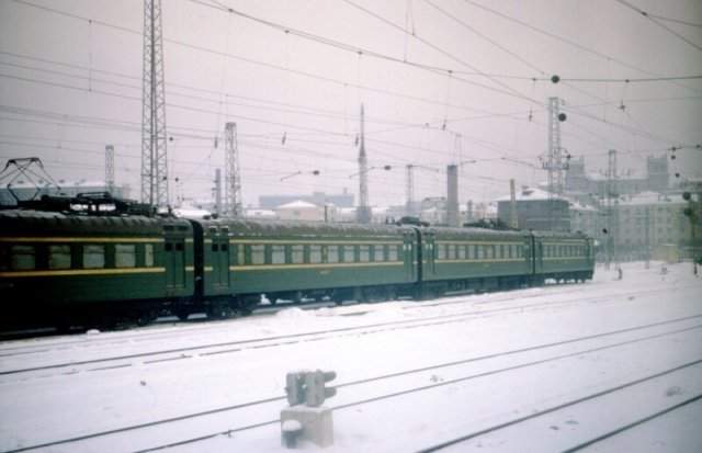 Электро ЭР1 на Белорусском вокзале, Москва. 1964.
