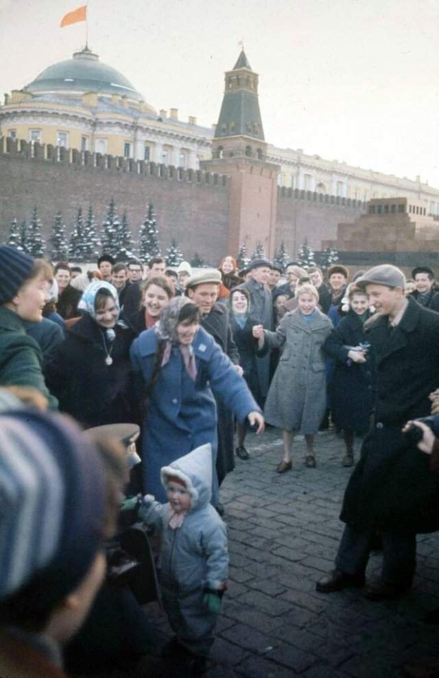 Встреча первого космонавта Гагарина на Красной площади. 1961 год.