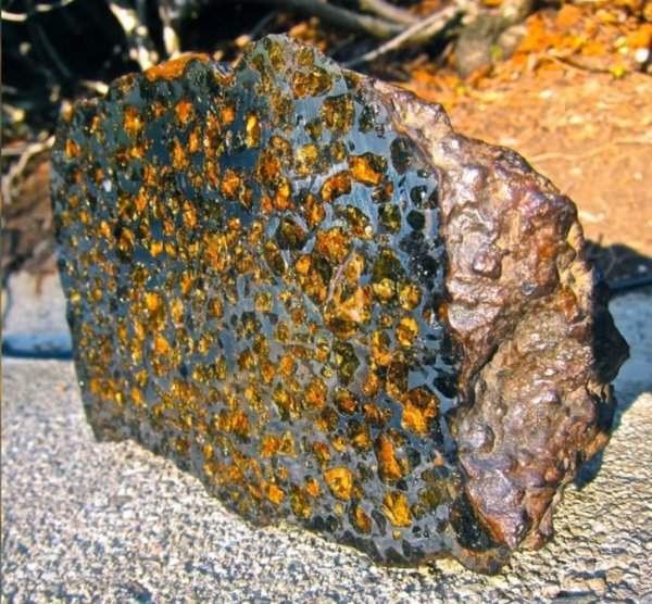 Метеорит в разрезе