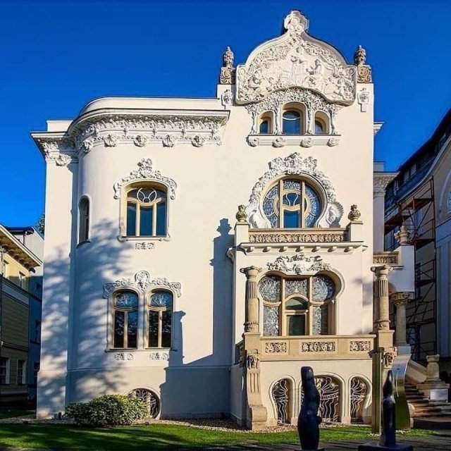 Вилла в стиле Ар-Нуво в Будапеште, Венгрия - построена в 1900 году.