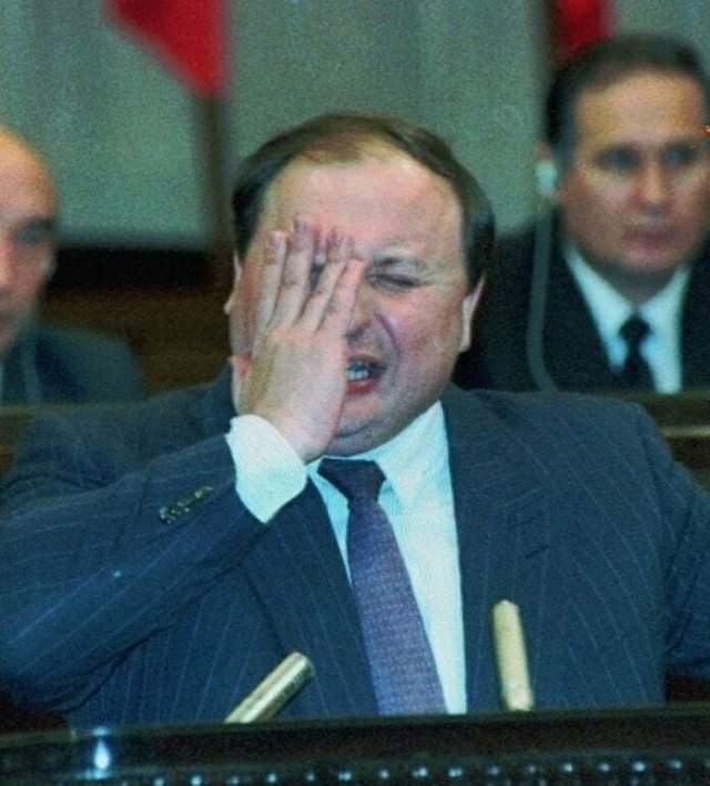 Егор Гайдар делает доклад об экономическом положении России, Москва, 1993 год