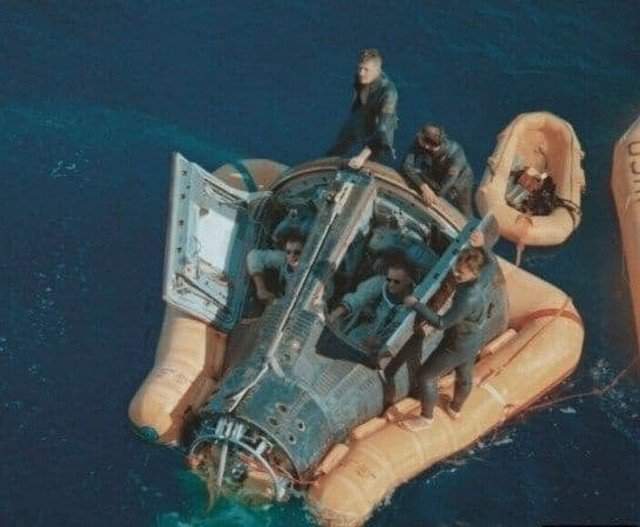 Нил Армстронг и Дэвид Скотт благополучно вернулись на Землю, 17 марта 1966 года.