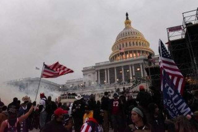 Протесты у Капитолия: фотографии с места событий