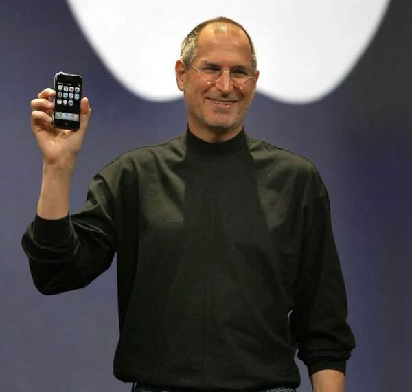 Первый iPhone поступил в продажу 14 лет назад