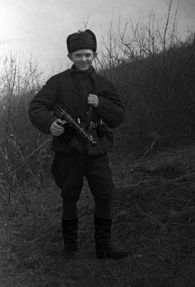 Юный защитник Севастополя, 1942 год.