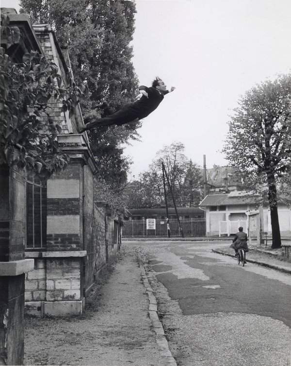 «Прыжок в пустоту», Ив Кляйн, 1960 год