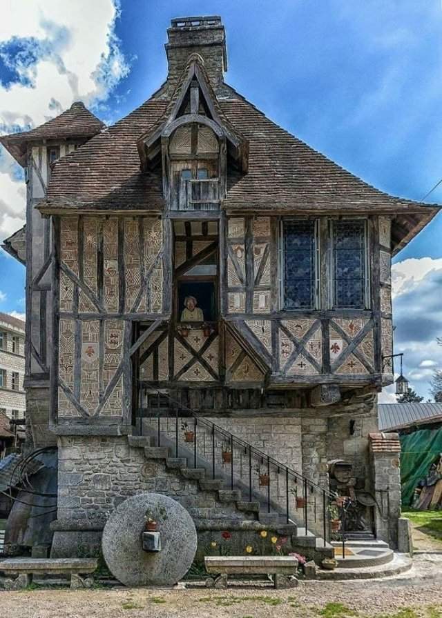 500-летний жилой дом, Аржантан, Франция.