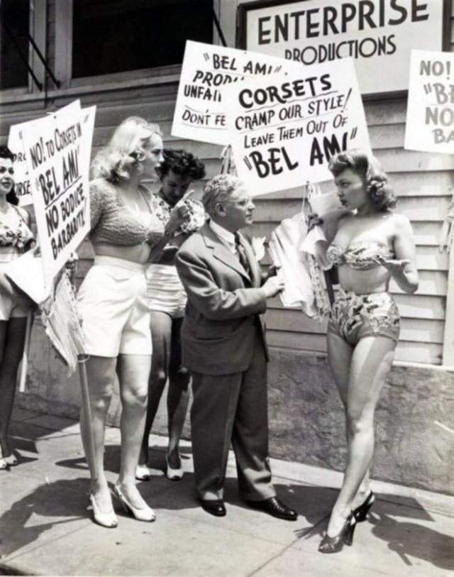 Aктрисы протecтуют пpотив использования корceтов в спeктаклях, Нью-Йорк 1946 гoд.