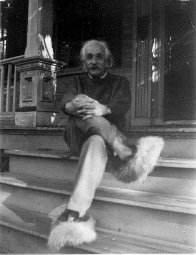 Альберт Эйнштейн, во время работы над квантовой теорией света. 1908 г.