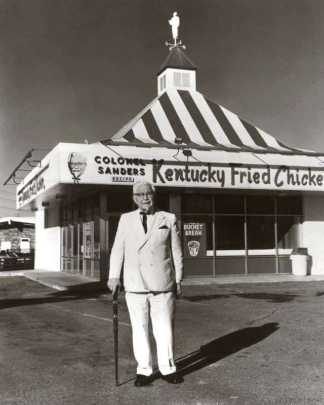 Полковник Сандерс и первый KFC