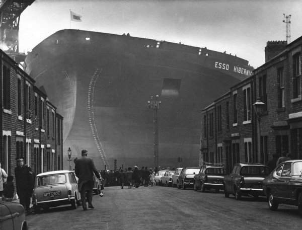 Строительство танкера Esso Hibernia, 1970 год