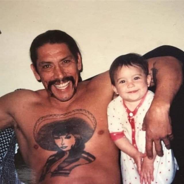Дэнни Трехо с дочерью, 1990-е.