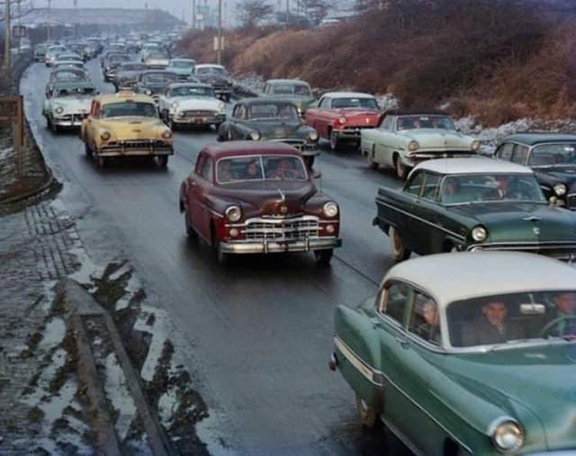 Плотный нью-йоркский траффик 1956-го.