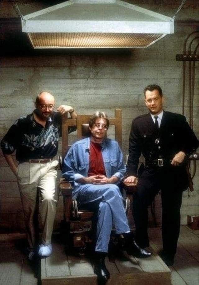 Фрэнк Дарабонт, Стивен Кинг и Том Хэнкс на съёмках фильма &quot;Зеленая миля&quot;, 1999 год.