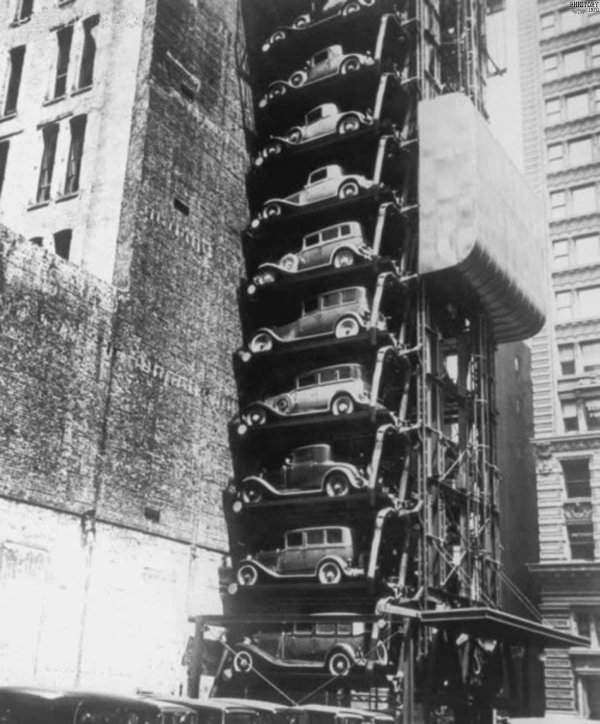 Многоуровневая парковка в Нью-Йорке 1930-х годов