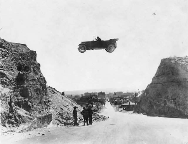 Прыжок на автомобиле. Эль Пасо (Техас), 1922 год.