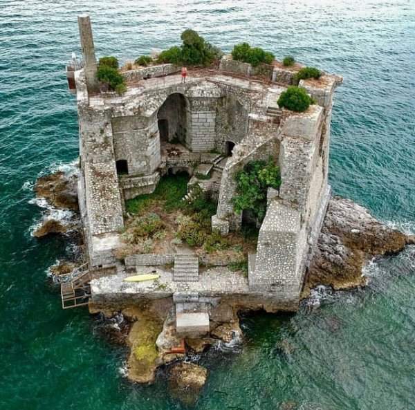 Башня Торре Скола, Италия