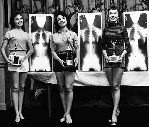 Победительницы соревнования «Мисс красивая осанка» 1956 года