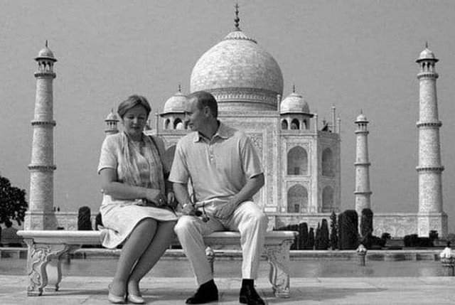 Президент России Владимир Путин со своей женой Людмилой во время своего визита в Индию, октябрь 2000 год.