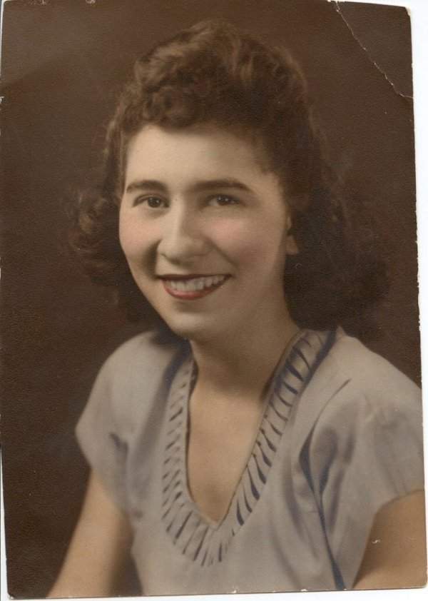 Моя 18-летняя бабушка Кончетта в 1945 году