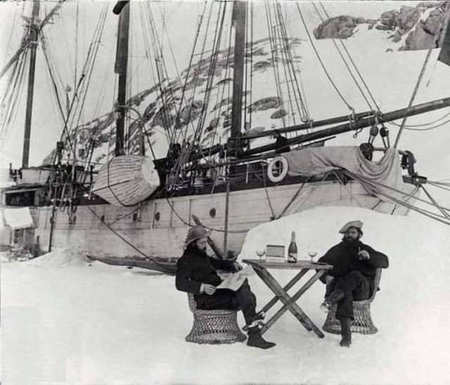 Первая фpaнцузская миcсия в Aнтарктиду в 1904 году.