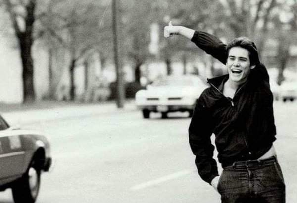19-летний Джим Керри ловит машину, 1981 год
