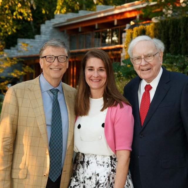 Билл Гейтс разводится с Мелиндой Гейтс после 27 лет брака с Уоренном Баффетом