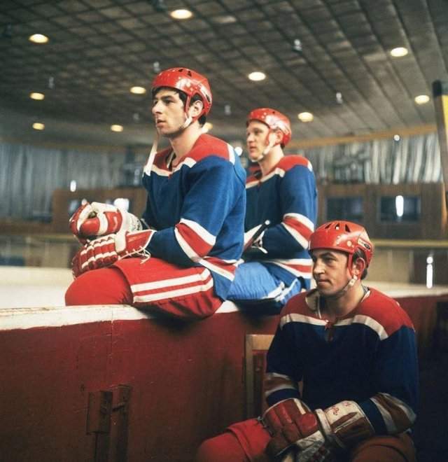 Знаменитая хоккейная тройка: Борис Михайлов, Владимир Петров и Валерий Харламов, 1969 г.