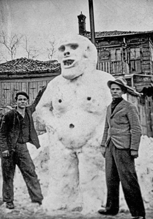 Снеговик в Стамбуле. Турция, 1929 год