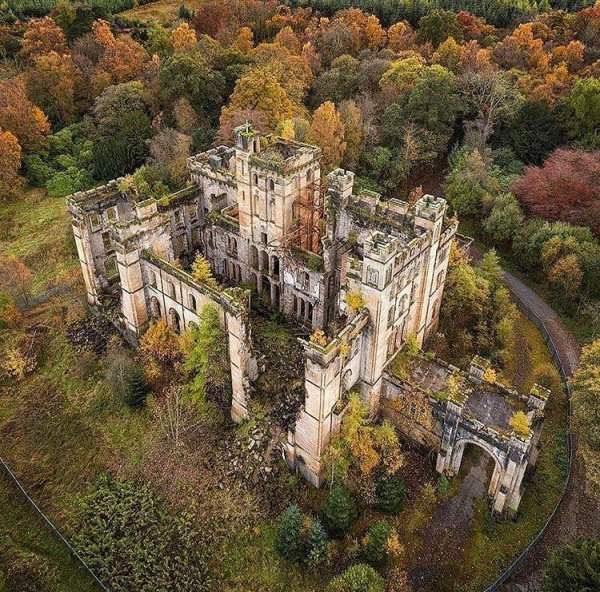 Замок Леннокс в Шотландии