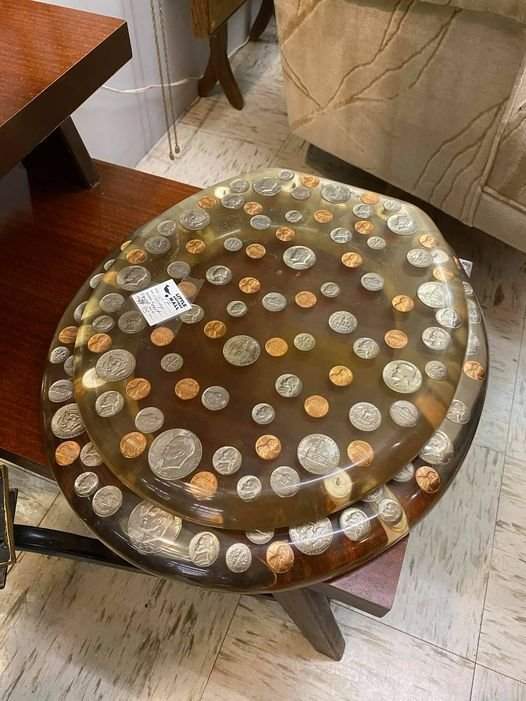 Сиденье для унитаза с монетами