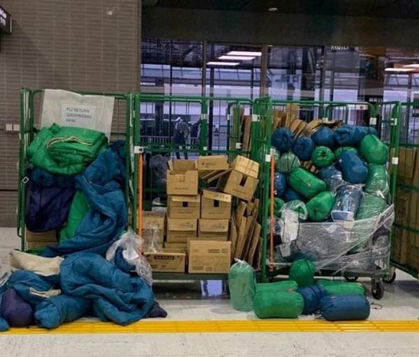 В токийских аэропортах можно взять в аренду спальные мешки