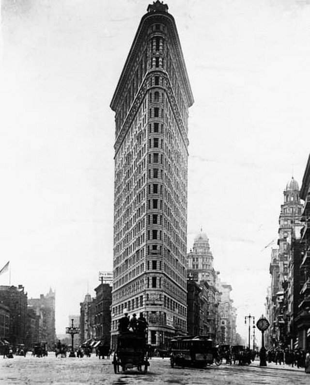 Первый небоскрёб в Нью-Йорке, 1910 год.