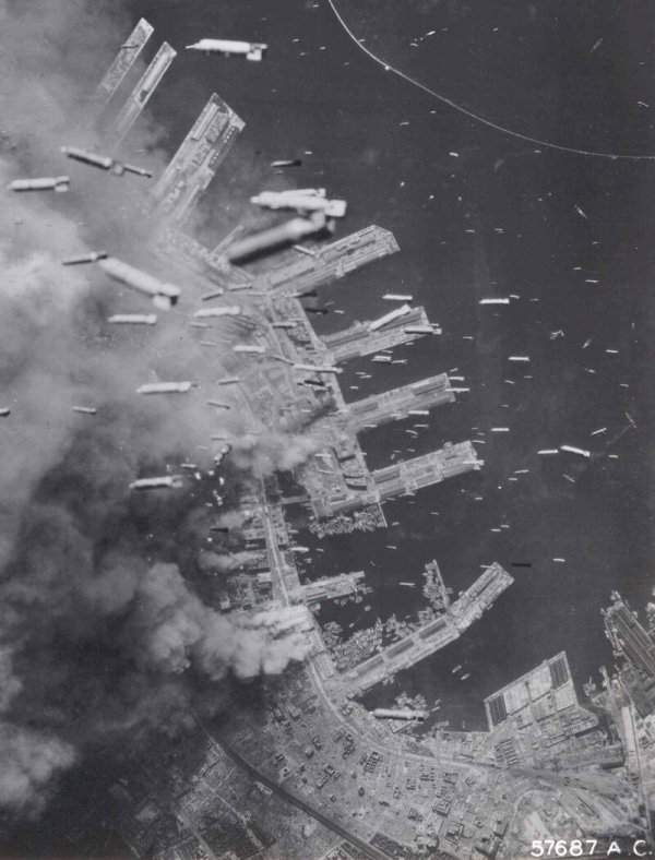 Бомбардировка японского городе Кобе, 1945 г.
